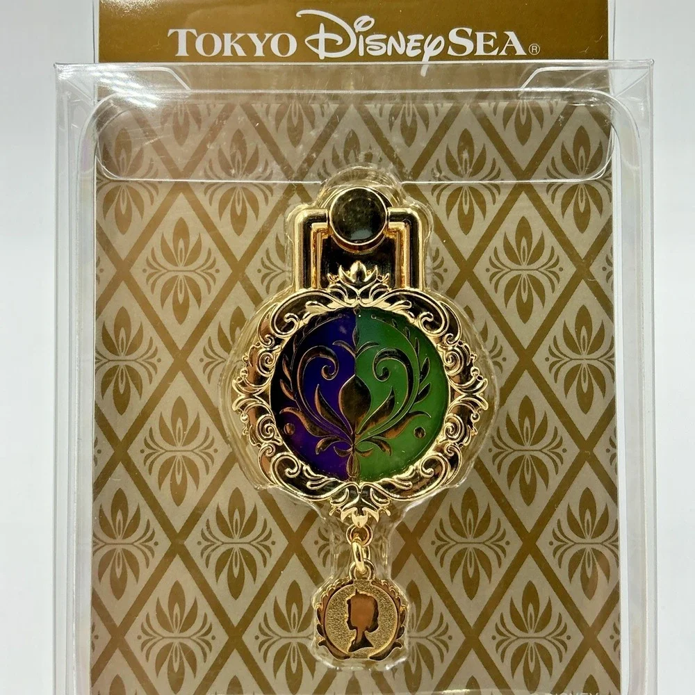 Tokyo DisneySea Fantasy Springs Phone Ring Stand Gold Enamel Keyhole Charm